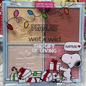 Wet n Wild X Peanuts The Gift of Giving Face Quad Limited Edition Palette